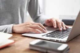 米国郵政公社を騙るフィッシングサイトへのトラフィックは正規のサイトとほぼ同じ